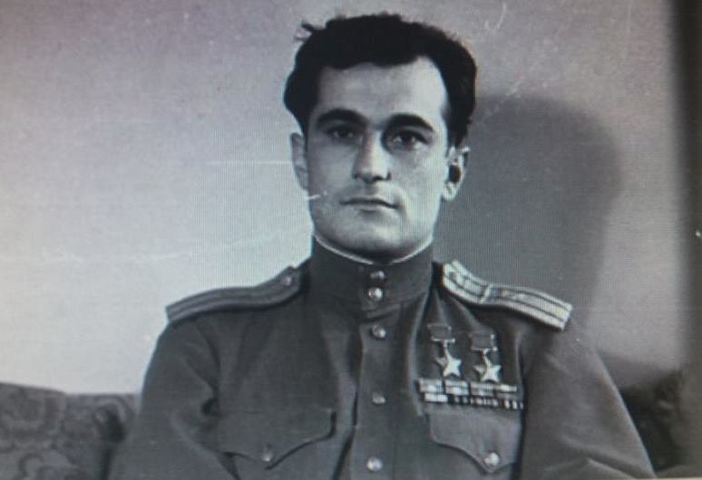 Бронзовый бюст дважды Героя Советского Союза Амет-хан Султана установят в Западном Батайске 